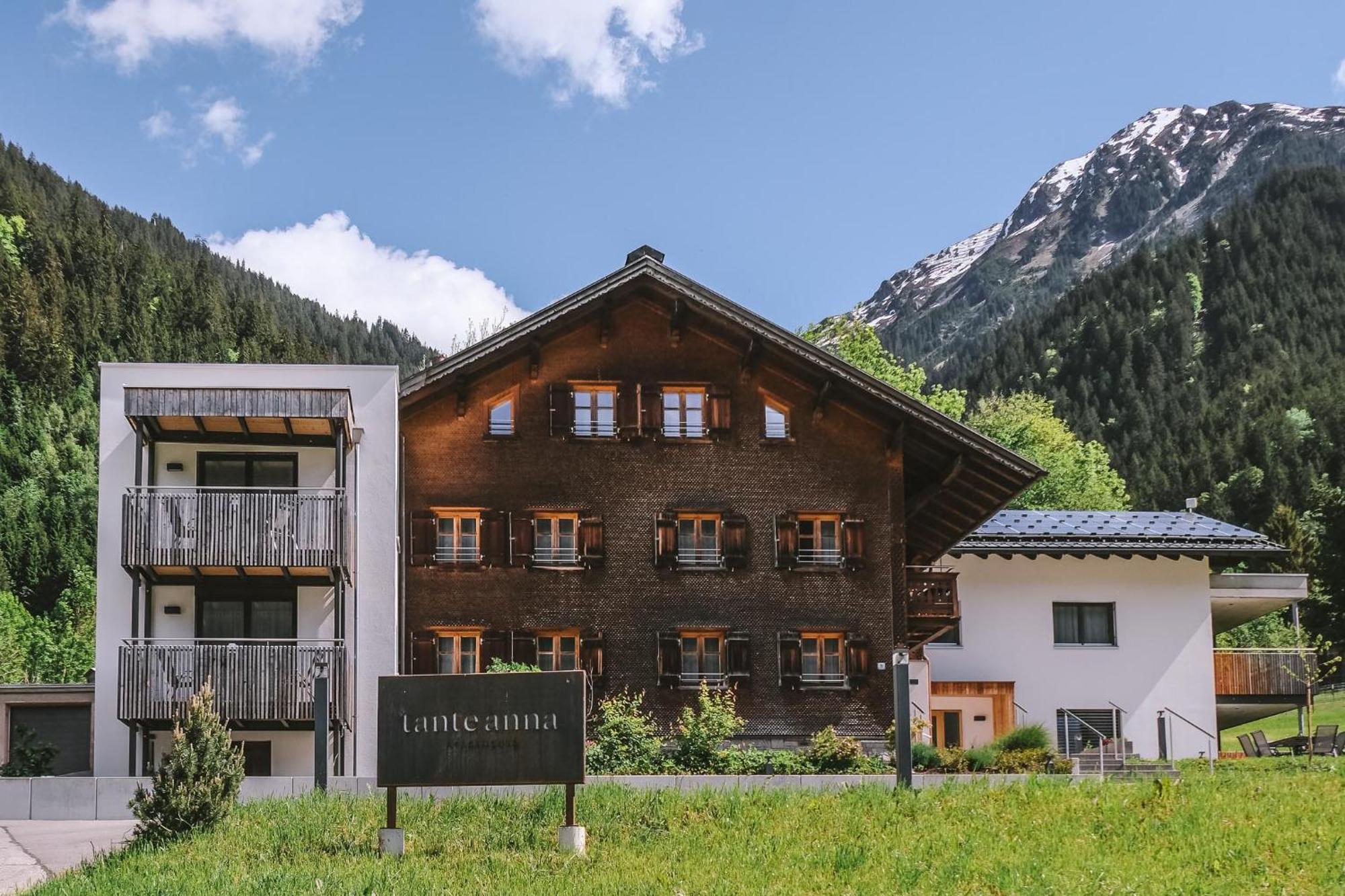 Tante Anna - Retreats Mit Weitblick Aparthotel Sankt Gallenkirch Exterior photo
