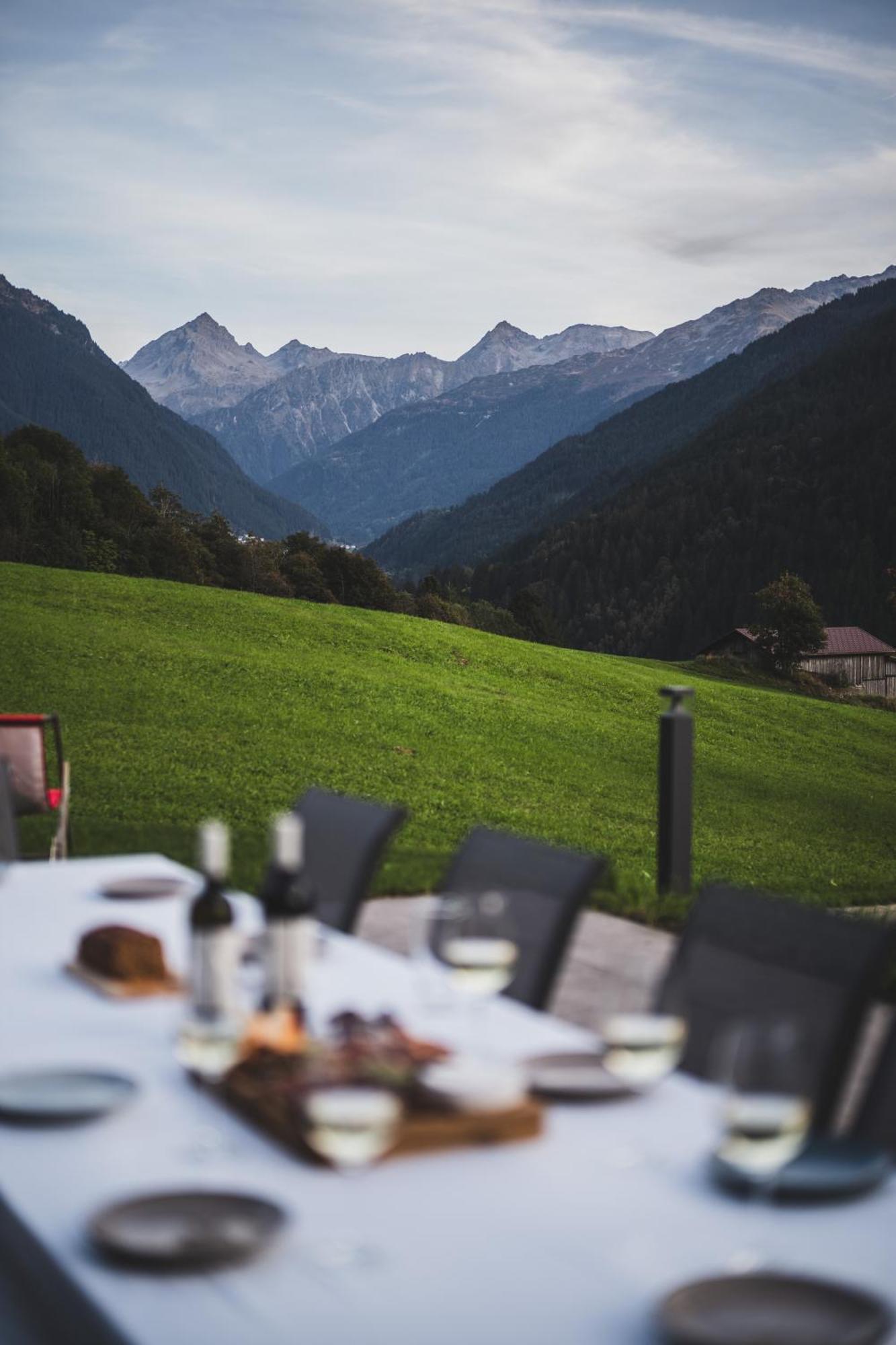 Tante Anna - Retreats Mit Weitblick Aparthotel Sankt Gallenkirch Exterior photo